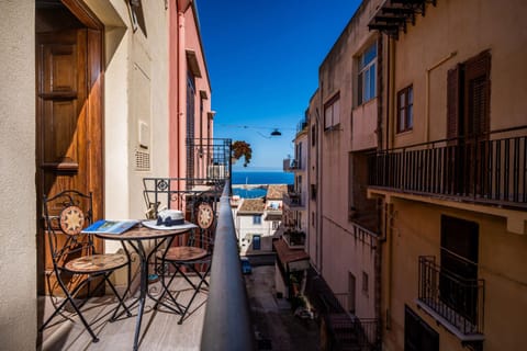 Property building, View (from property/room), Balcony/Terrace, Sea view