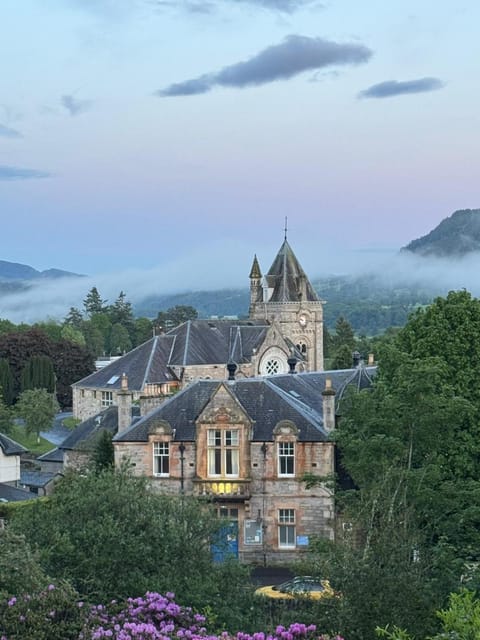 Nearby landmark, Natural landscape, Landmark view, Mountain view