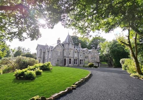 Property building, Spring, Day, Natural landscape, Summer, Garden, Garden view, Landmark view, VIP