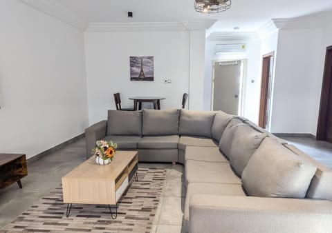Communal lounge/ TV room, TV and multimedia, Living room, Dining area
