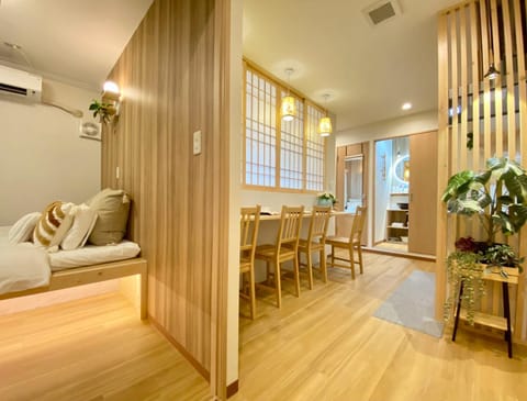 Living room, Dining area, air conditioner