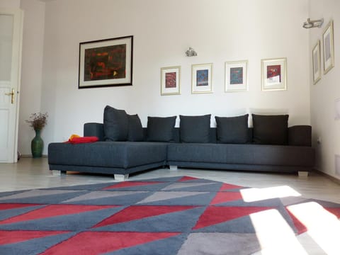 Living room, Decorative detail