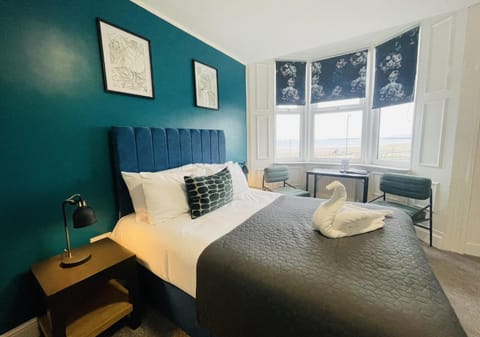 Bed, Bedroom, Sea view