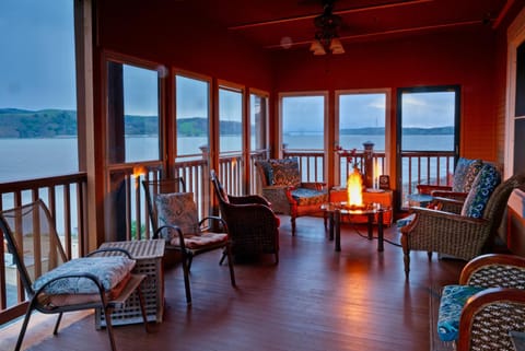 View (from property/room), Balcony/Terrace, Seating area, Sea view