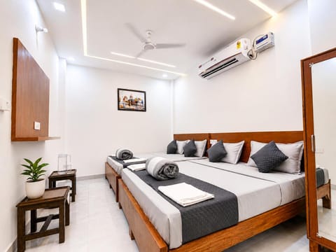 Bed, Photo of the whole room, Bedroom, towels, wardrobe, air conditioner