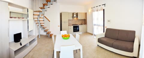 Kitchen or kitchenette, Living room, Dining area