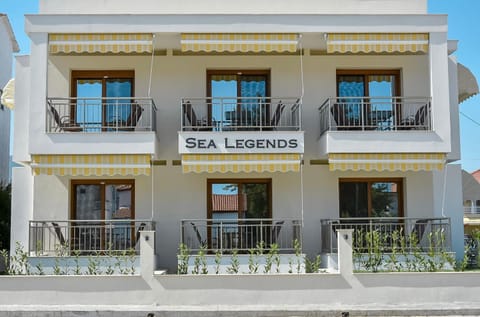 Property building, View (from property/room), Balcony/Terrace