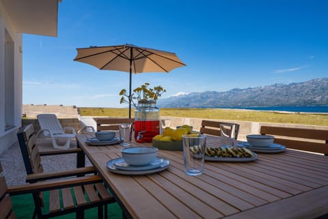 Patio, Day, Natural landscape, View (from property/room), Balcony/Terrace, Seating area, Dining area, Mountain view, Sea view