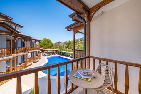 View (from property/room), Balcony/Terrace, Pool view