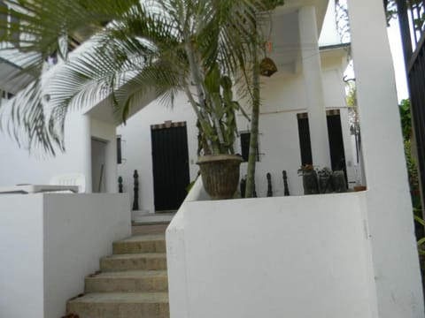 Casa Vista Al Mar - Iguana Room House in Brisas de Zicatela