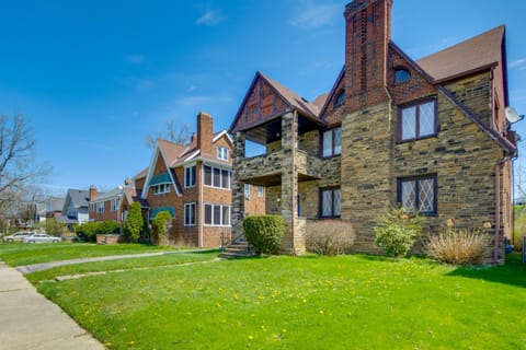 South Euclid Apt Less Than 10 Mi to Downtown Cleveland! Apartment in Cleveland Heights