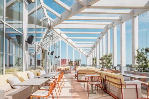 View (from property/room), Balcony/Terrace, Lounge or bar