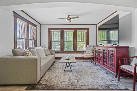 Amys Place Remolded 4 Bedroom near Arkansas Tech House in Russellville