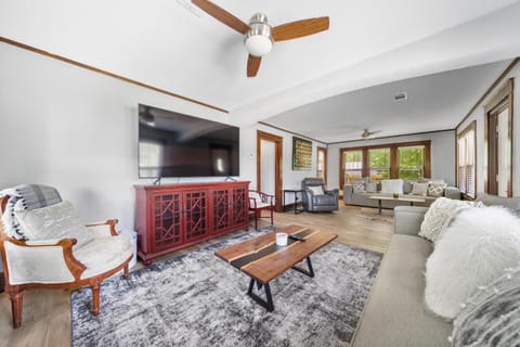 Amys Place Remolded 4 Bedroom near Arkansas Tech House in Russellville