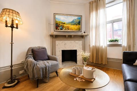 TV and multimedia, Living room, Seating area