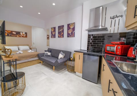 Kitchen or kitchenette, Living room