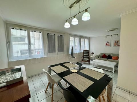 F3 Plein Cœur Centre Clermont FD avec Parking Montrognon Apartment in Clermont-Ferrand