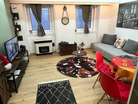 Communal lounge/ TV room, Living room, Dining area