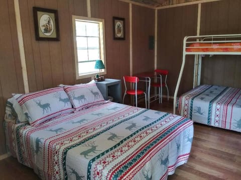 Camping Cabin with private Bathroom Cabin in Buffalo River