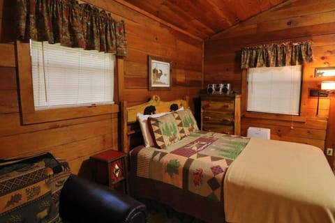 Alpine Mountain Sweetheart Cabin Jacuzzi #6 Cabin in White County