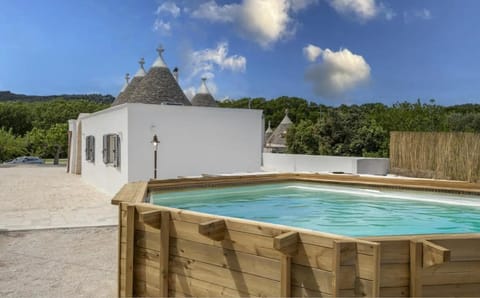 Property building, Day, Natural landscape, Swimming pool, Seasons