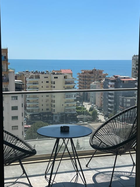 Patio, Communal lounge/ TV room, Day, Natural landscape, View (from property/room), Balcony/Terrace, Balcony/Terrace, Dining area, Evening entertainment, City view, Sea view
