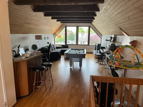 Living room, Family