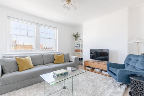 Communal lounge/ TV room, Living room
