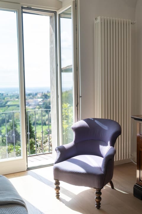 Living room, Seating area, Mountain view