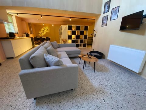 TV and multimedia, Seating area