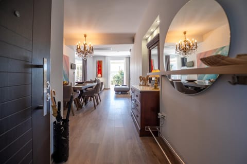 Athens Riviera Aelia Luxury Suite By The Sea Apartment in Vouliagmeni