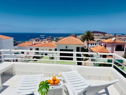Solarium, View (from property/room), Balcony/Terrace, Landmark view, Sea view