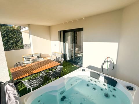 Spa and wellness centre/facilities, Swimming pool