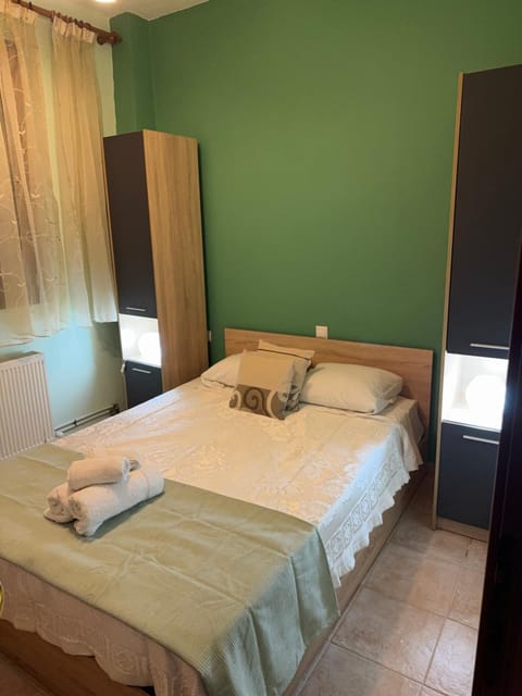 Bed, Bedroom, wardrobe