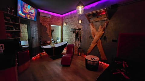 Communal lounge/ TV room, TV and multimedia, Evening entertainment