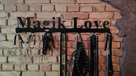 Property logo or sign, Logo/Certificate/Sign, Text overlay, Certificate/Award