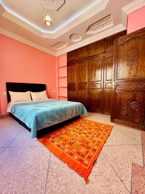 Bed, Photo of the whole room, Bedroom, wardrobe, air conditioner
