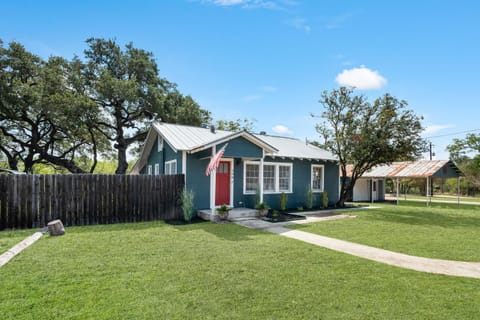 Texas Two Step in Bandera Bed and Breakfast in Bandera