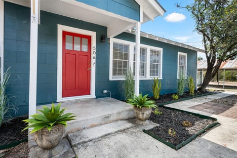 Texas Two Step in Bandera Bed and Breakfast in Bandera