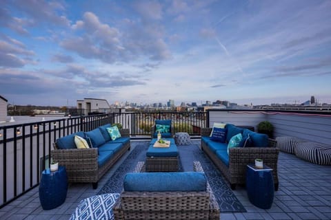 Natural landscape, View (from property/room), Balcony/Terrace, Seating area
