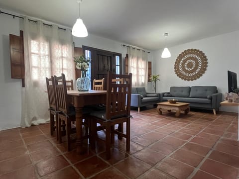 TV and multimedia, Living room, Dining area