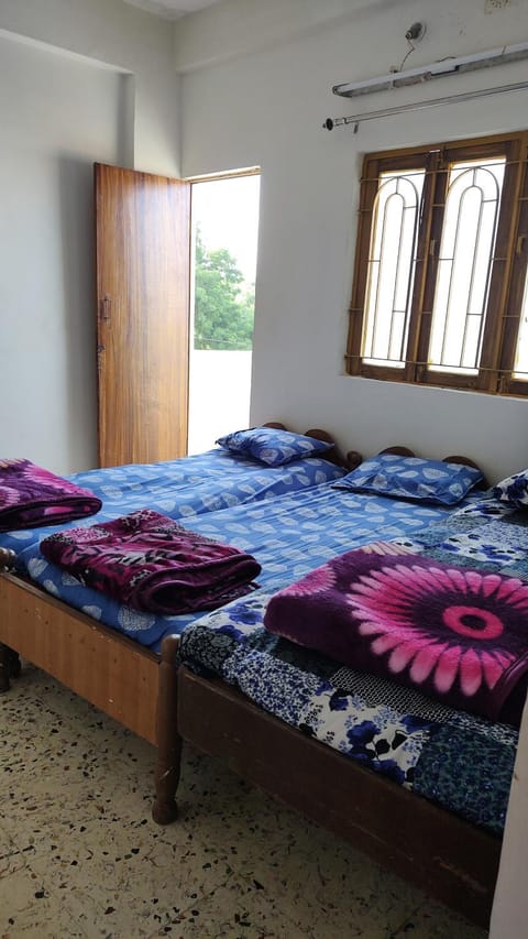 Bed, Living room, Bedroom