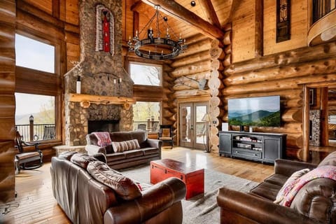 Natural landscape, TV and multimedia, Living room, Seating area, Evening entertainment, fireplace