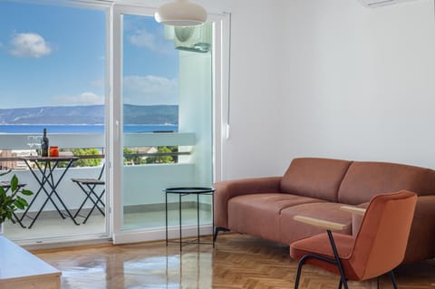 Balcony/Terrace, Living room, Seating area, Sea view