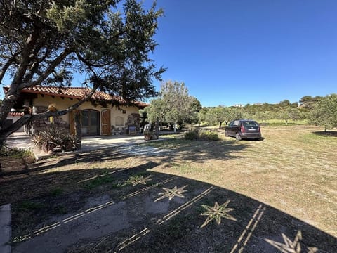 Casa 248 con ampio giardino a Calasetta Apartment in Calasetta