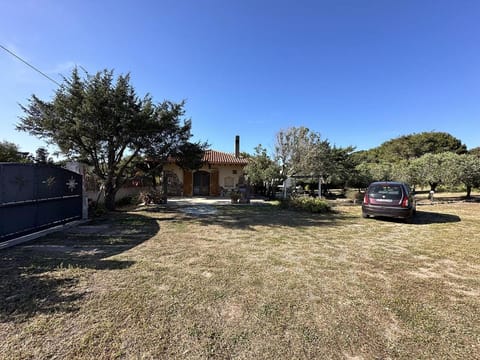 Casa 248 con ampio giardino a Calasetta Apartment in Calasetta