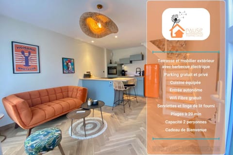 Kitchen or kitchenette, Living room, Seating area, Dining area, oven, stove, toaster