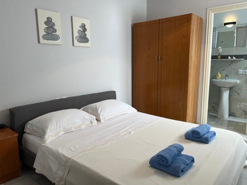 Bed, Bedroom, wardrobe