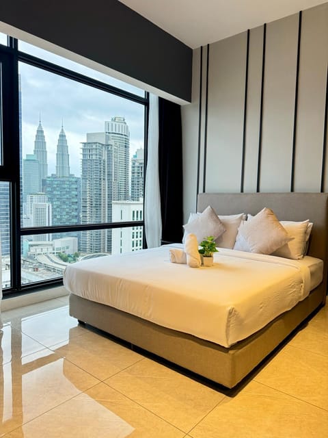 View (from property/room), Bedroom, City view
