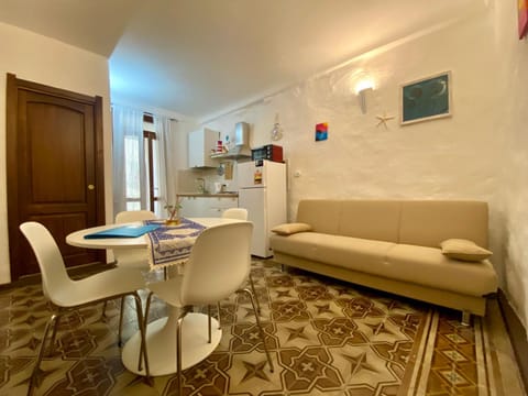 Living room, kitchen